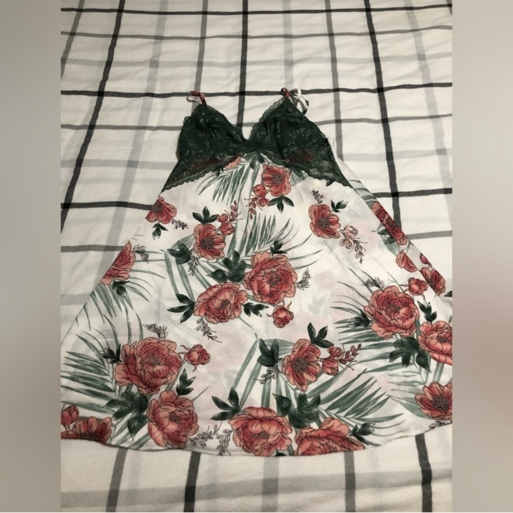 Floral Lace chemise